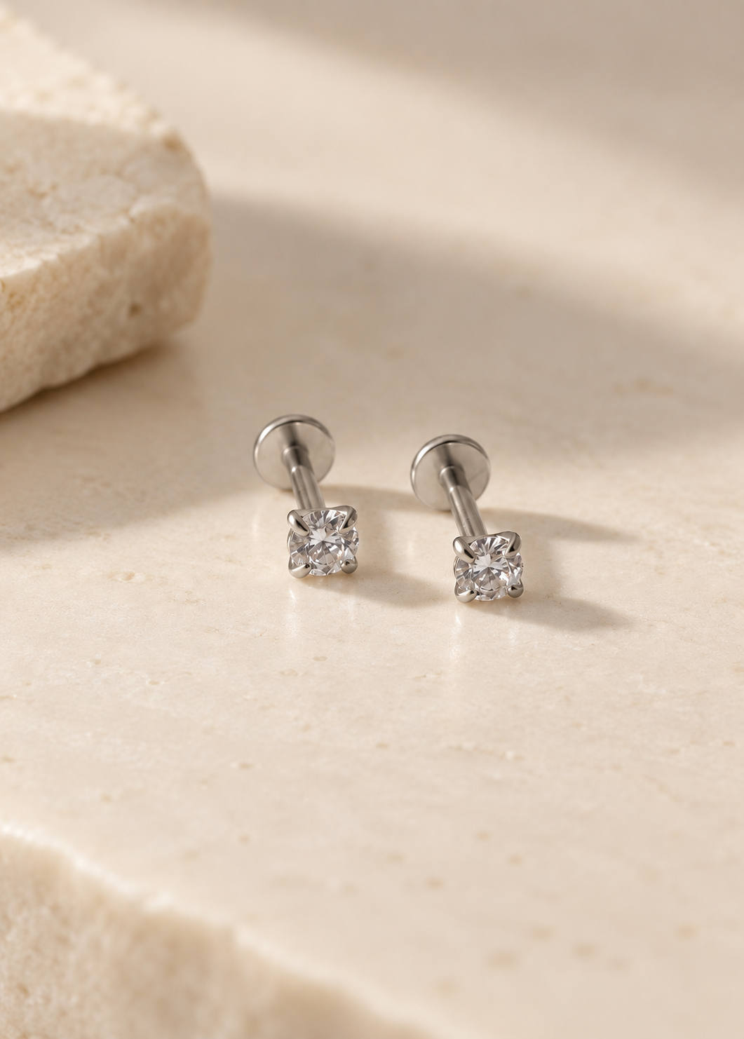 Round Solitaire Stud