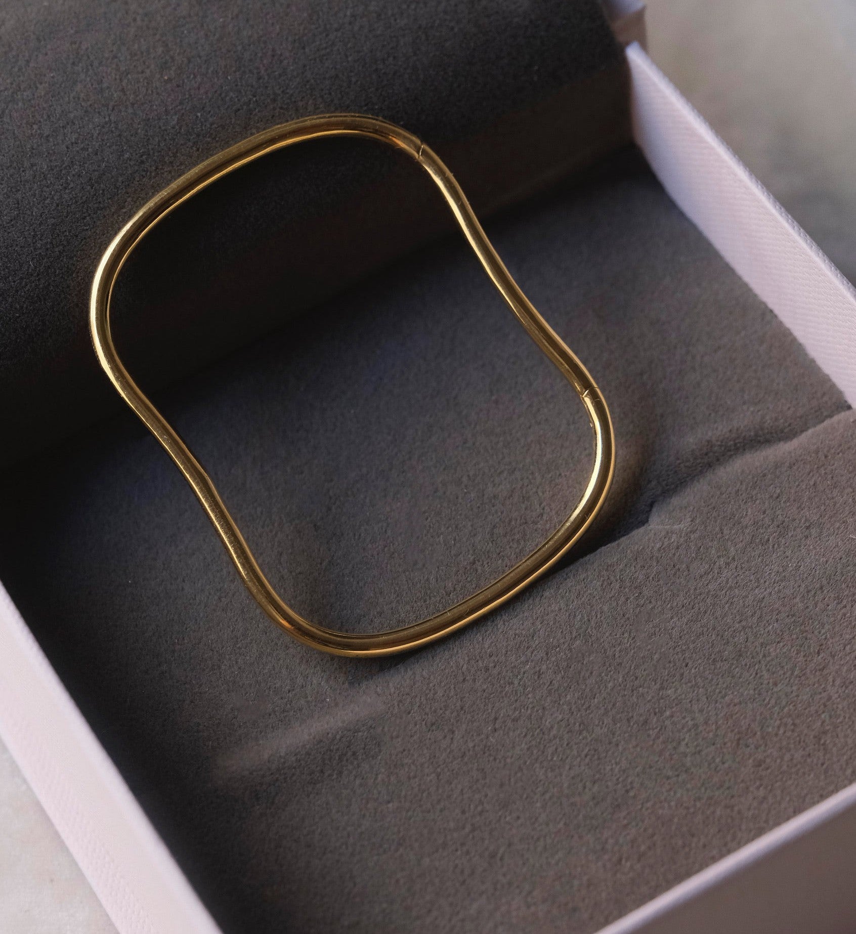 Cosset Bangle-Bracelets-Anushka Jain Jewellery