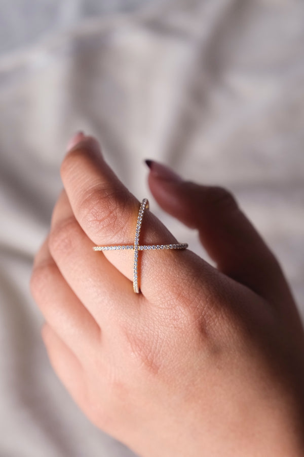 Criss Cross Diamond Ring-Rings-Anushka Jain Jewellery