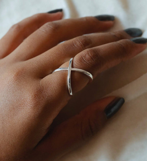 Criss Cross Ring-Rings-Anushka Jain Jewellery