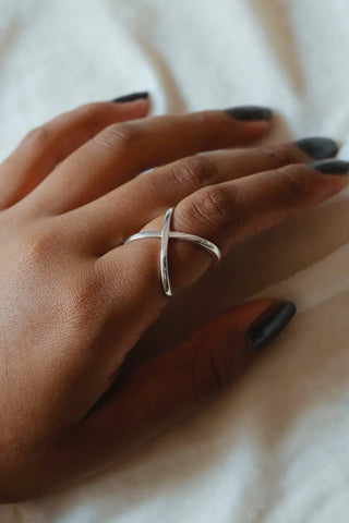 Criss Cross Ring