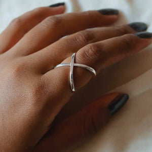 Criss Cross Ring