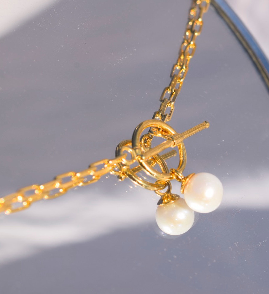 Open Lock Pearl Necklace