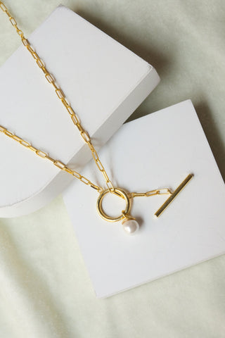 Open Lock Pearl Necklace