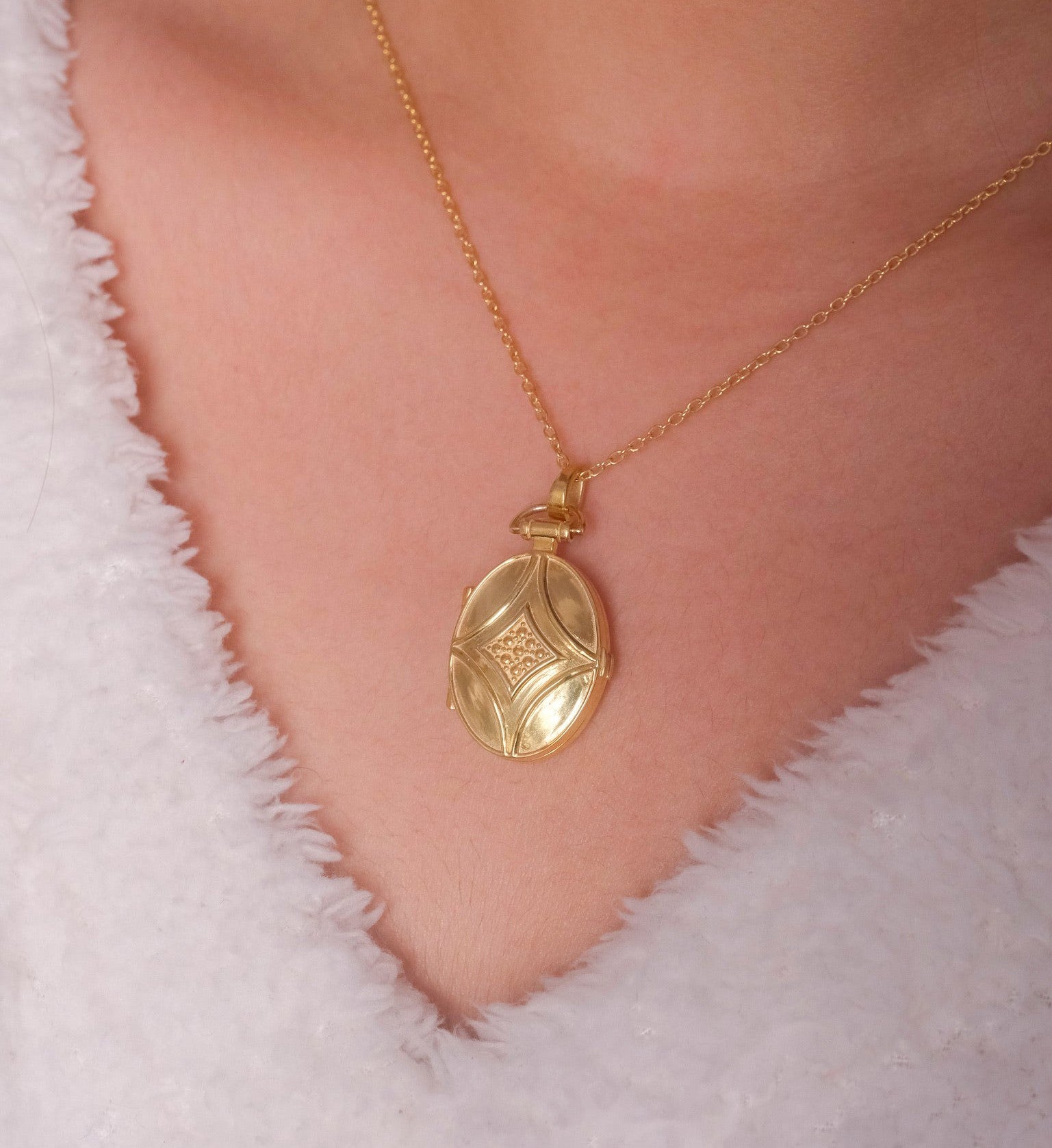 Vintage Oval Locket Necklace