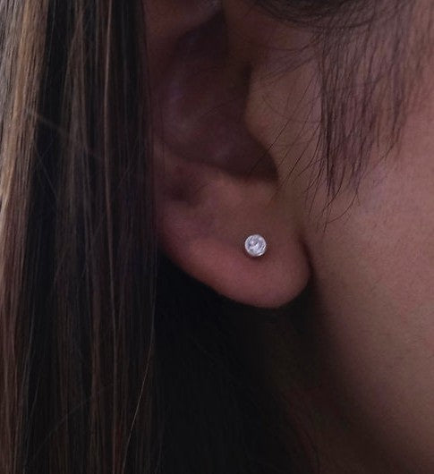 Round Diamond Studs