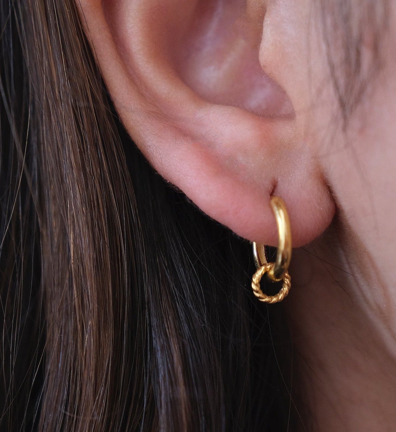 Hoops La Hoop Huggie-Huggie-Anushka Jain Jewellery