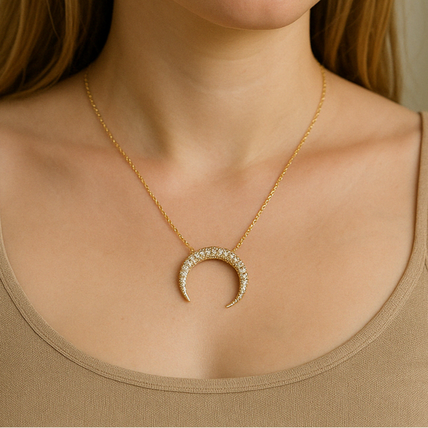 Horseshoe Diamond Necklace-Pendants-Anushka Jain Jewellery