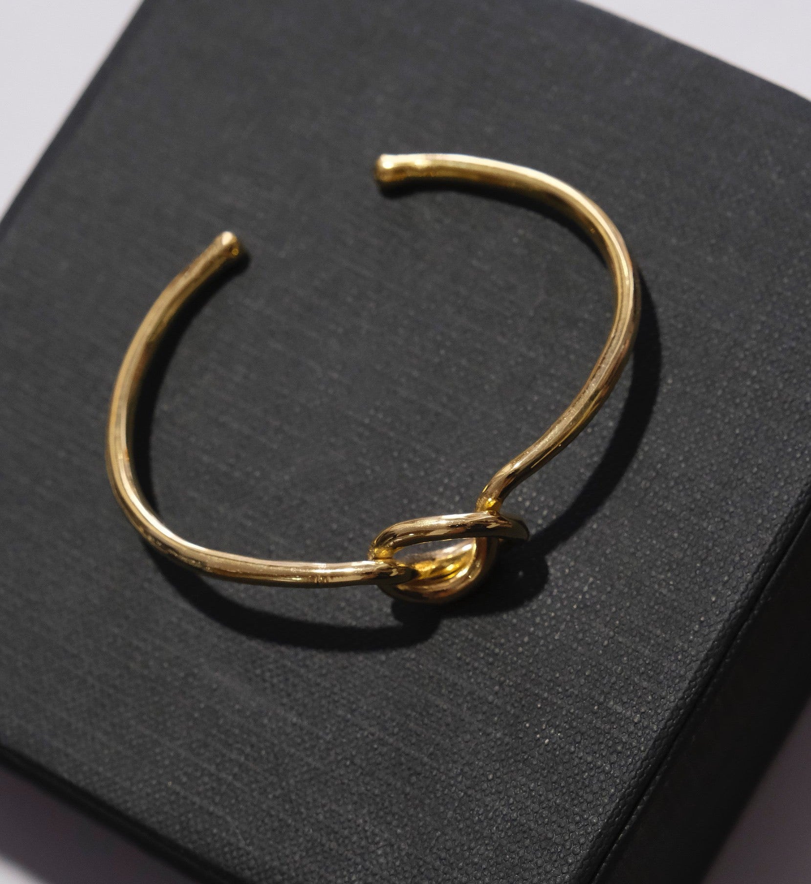 Knot Cuff-Bracelets-Anushka Jain Jewellery