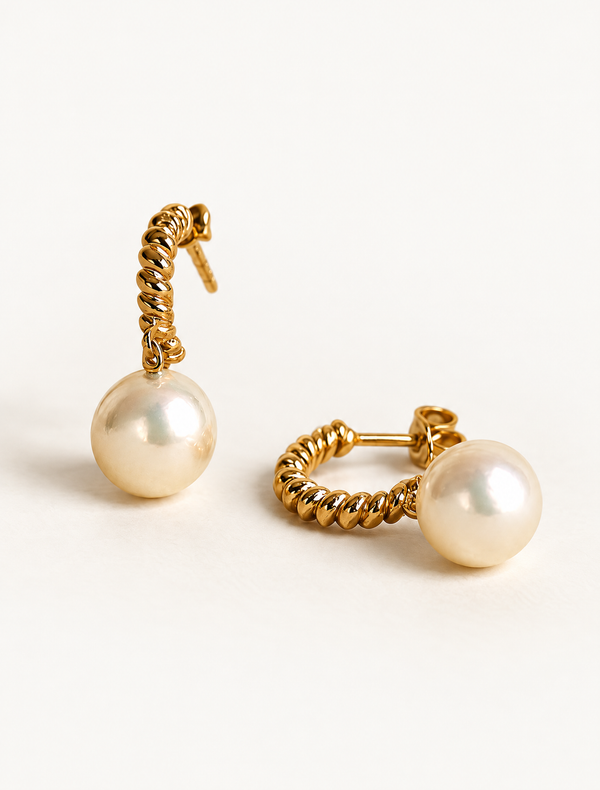 Perle Huggie Hoops