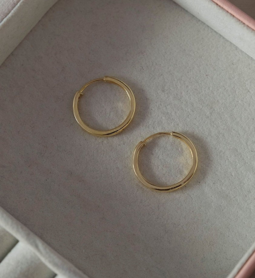 Plain Hoops-Huggie-Anushka Jain Jewellery