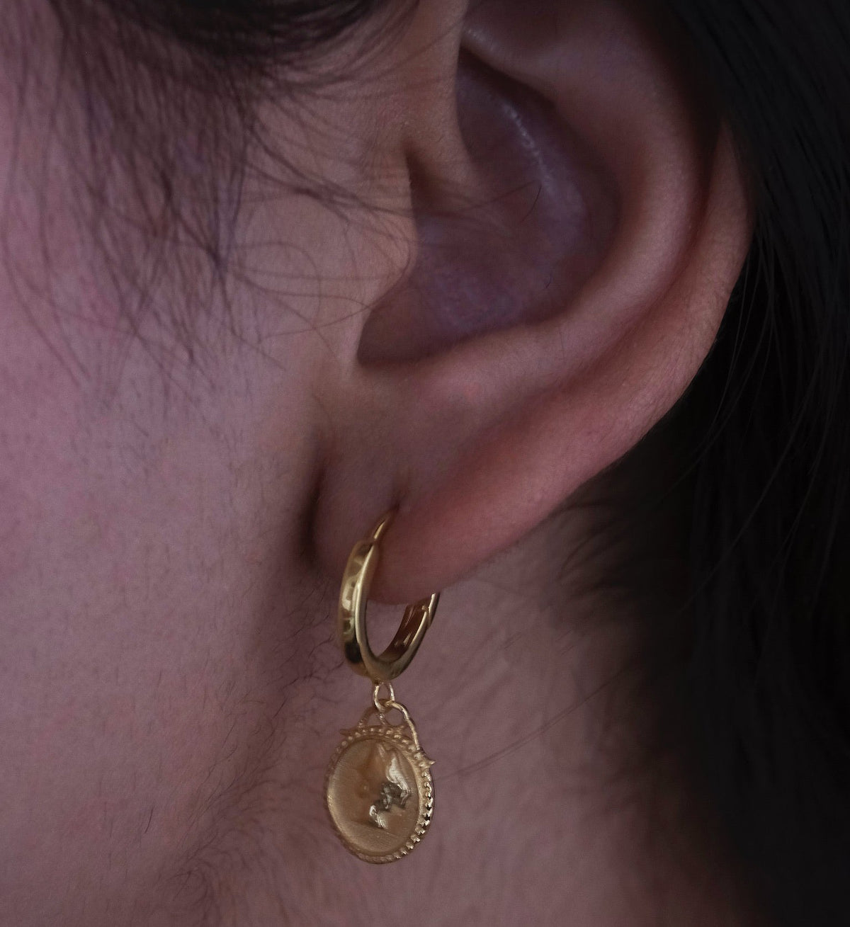 Queen Huggies-Huggie-Anushka Jain Jewellery