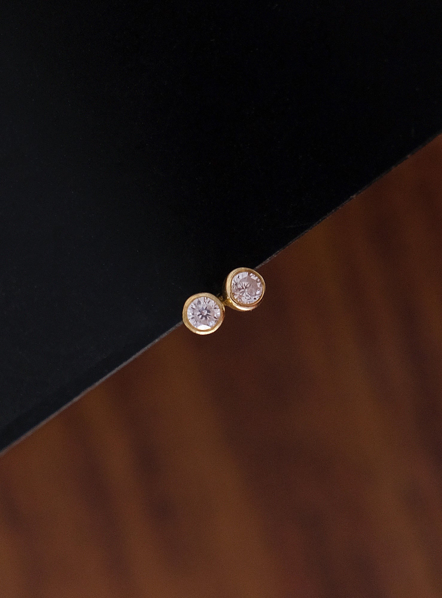 Round Diamond Nose Pin-Nose Rings-Anushka Jain Jewellery