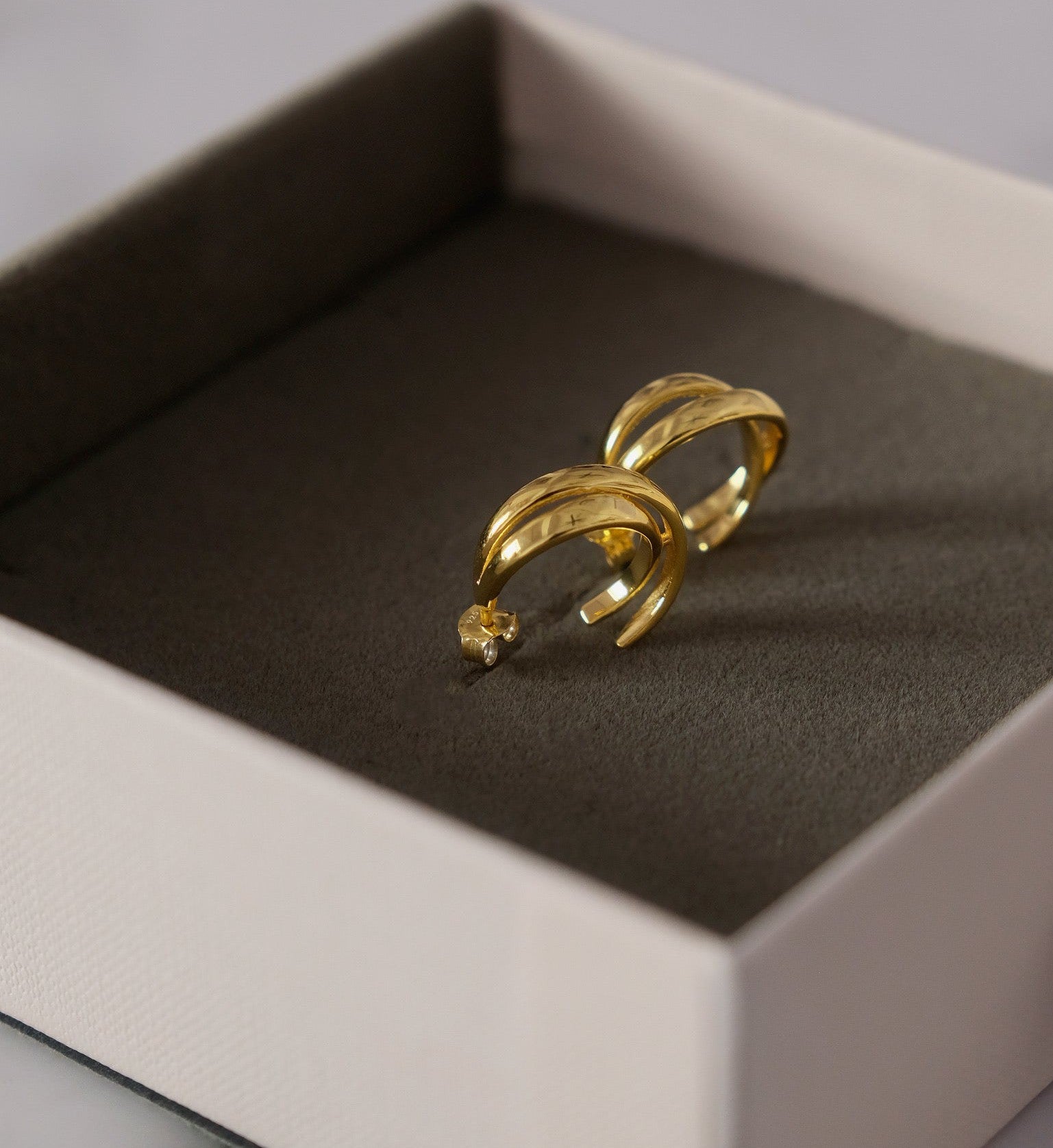 Tangled Hoops-Hoops-Anushka Jain Jewellery