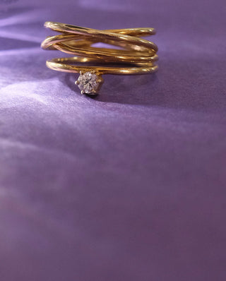 Esha Gupta In Spiral Diamond Ring