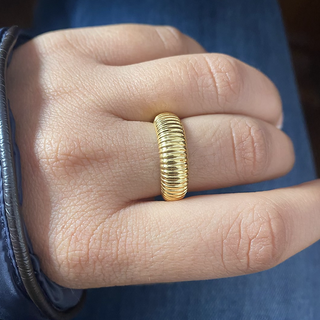 Line Mounded Ring
