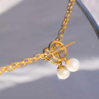 Open Lock Pearl Necklace